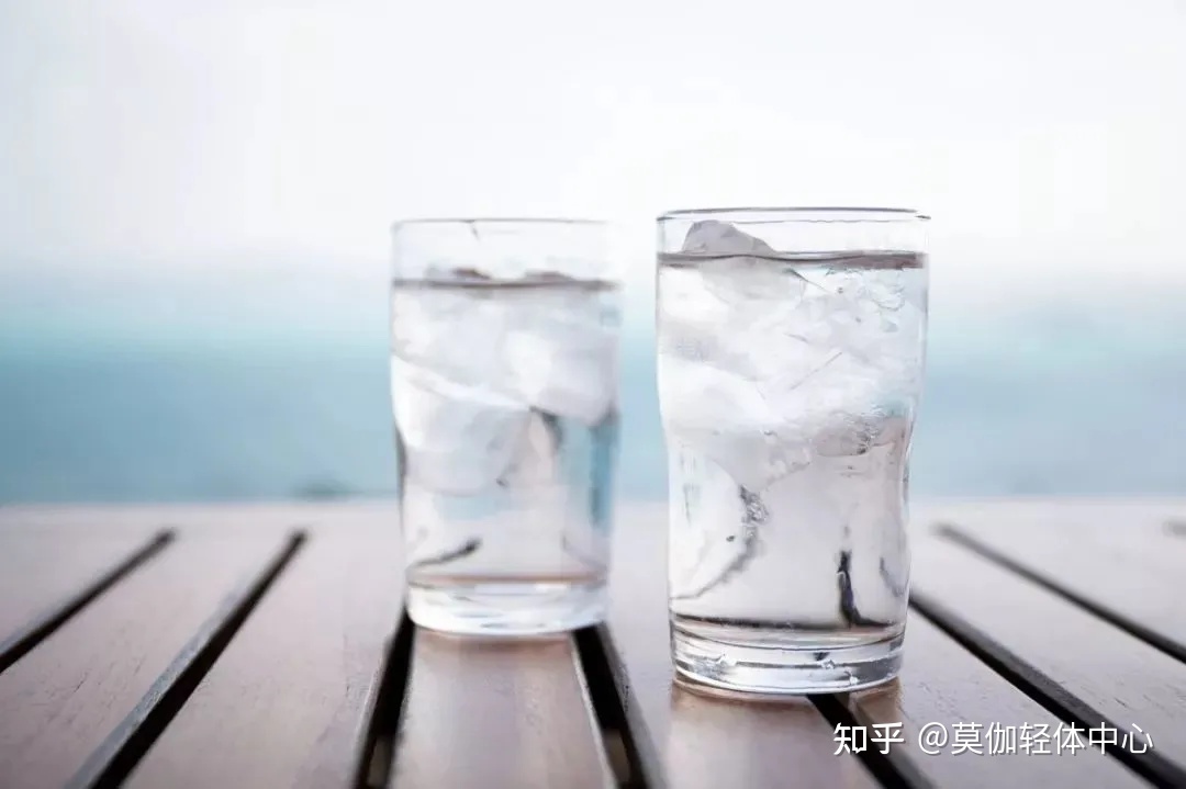 饮水机的热水是多少度_美的饮水储水罐机益水_新生儿喝热水50度