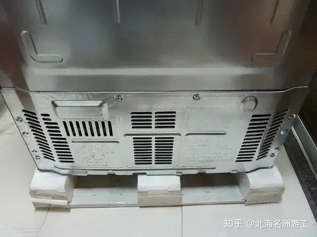 冰箱内部排水结构图解_平孔排水是怎么回事_冰箱排水孔在哪个位置