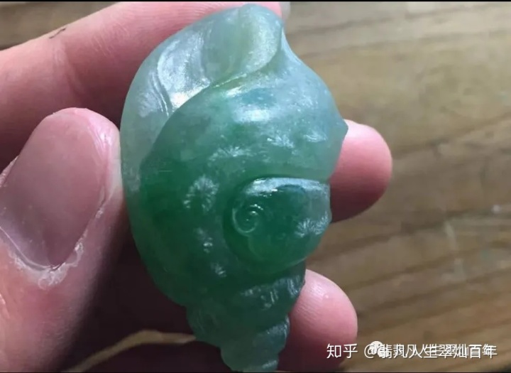 翡翠三足金蟾寓意_金蟾的寓意_金蟾的寓意