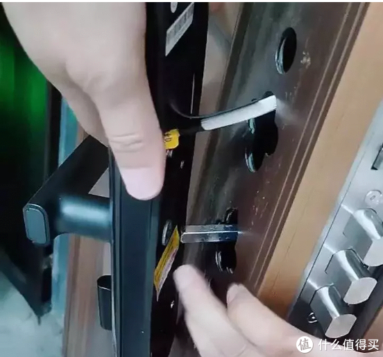 角磨机切割片怎么安装是正确的_全自动角码切割锯视频_角码切割锯厂家