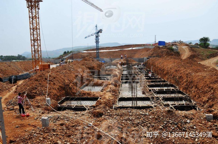 基础和地基的关系_地基基础_解释地基,基础