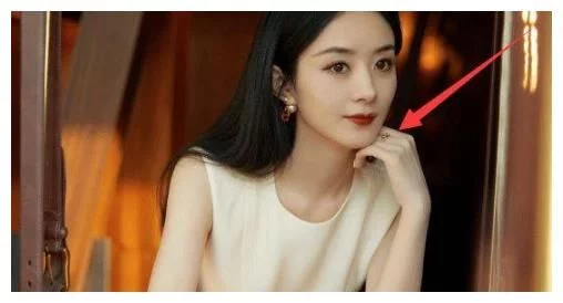 戒指戴在中指_右手中指戴黑戒指什么意思_中指戒指