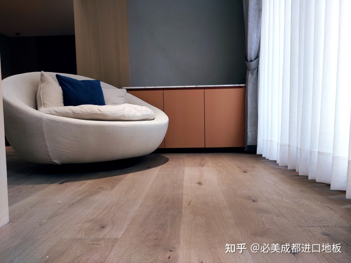 踢脚线的高度_大二踢脚_楼梯踢脚线