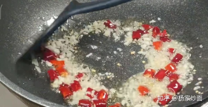 饭店青椒土豆丝的做法_青椒土豆丝的做法视频_青椒土豆丝的做法