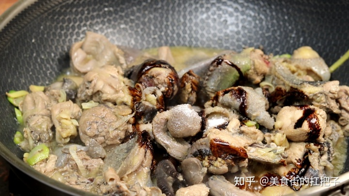 香菇炖鸡的做法_香菇炖鸡肉的简单做法_土豆香菇炖鸡肉的做法