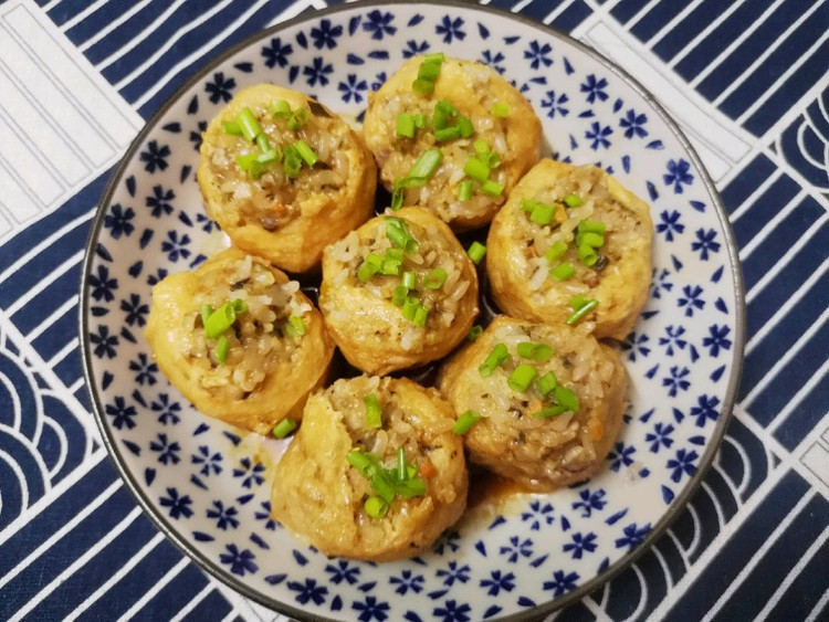 洋葱鸡蛋馅素饺子_荠菜馅的素饺子的做法_荠菜鸡蛋素馅怎么调馅