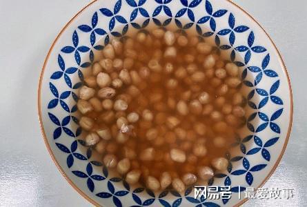 油炸花生米的做法_油炸糖衣花生米的做法_油炸酥花生米的做法