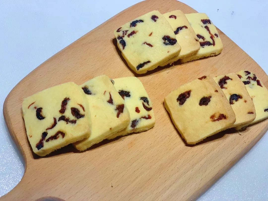 蔓越莓饼干烤箱温度_蔓越莓饼干的做法烤箱_可可蔓越莓饼干做法