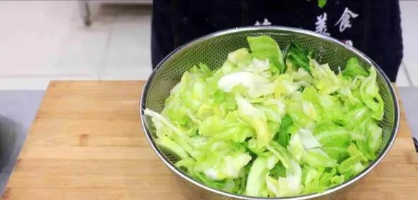 生腌包菜的做法_生腌包菜的家常简单腌制方法_四川酸包菜的腌制方法