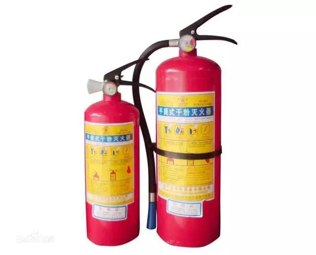 使用灭火器灭火时 要对准火焰的_消防喷嘴应对准火焰的_灭火器对准火焰什么位置灭火