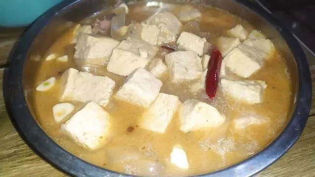鲈鱼豆腐萝卜汤的做法_鲈鱼炖豆腐最好吃做法_鲈鱼豆腐汤的做法