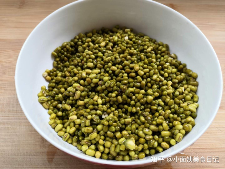 绿豆水晶糕做法大全_绿豆马蹄糕_绿豆糕制作方法