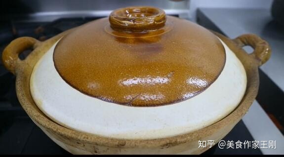 萝卜炖牛腩汤的做法_牛腩炖萝卜材料_牛腩炖白萝卜怎么做