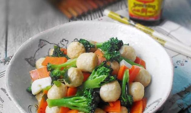 肉炒豆腐的家常做法_清炒豆腐的家常做法_炒豆腐的家常做法