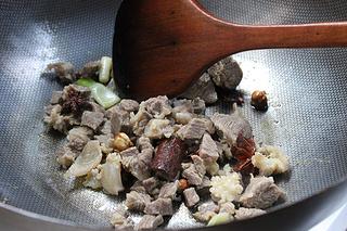 红烧牛肉面的做法_临汾牛肉丸子面做法_红烧猪肉罐头面做法