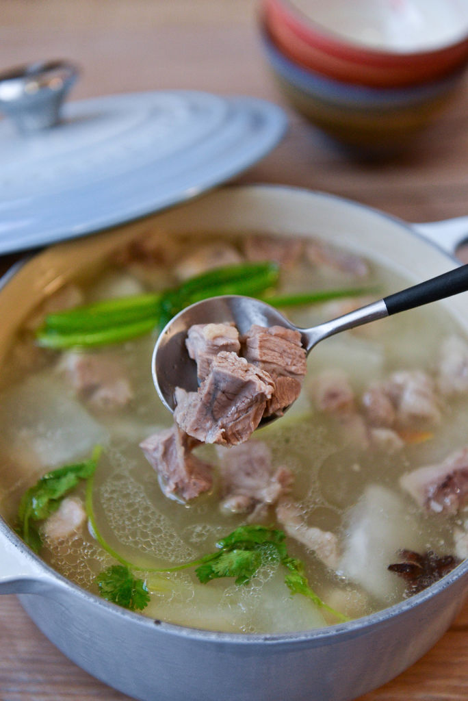 冬瓜羊肉片汤的做法_羊肉冬瓜汤的家常做法_冬瓜羊肉丸子汤的做法大全