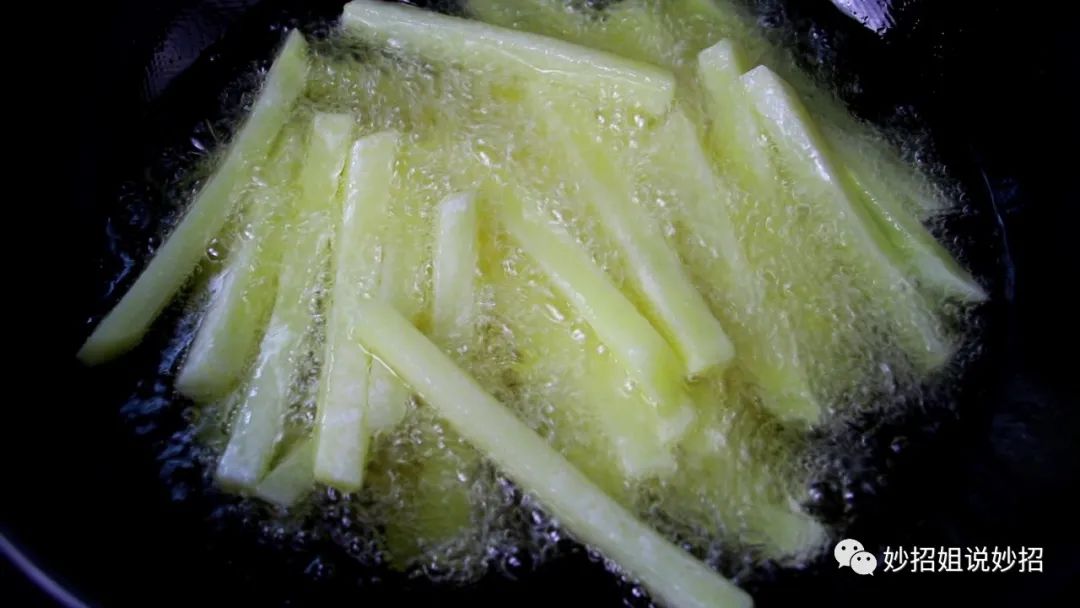 怎么炸出的薯条像肯德基一样_炸红薯条怎么炸比较脆_炸薯条的做法