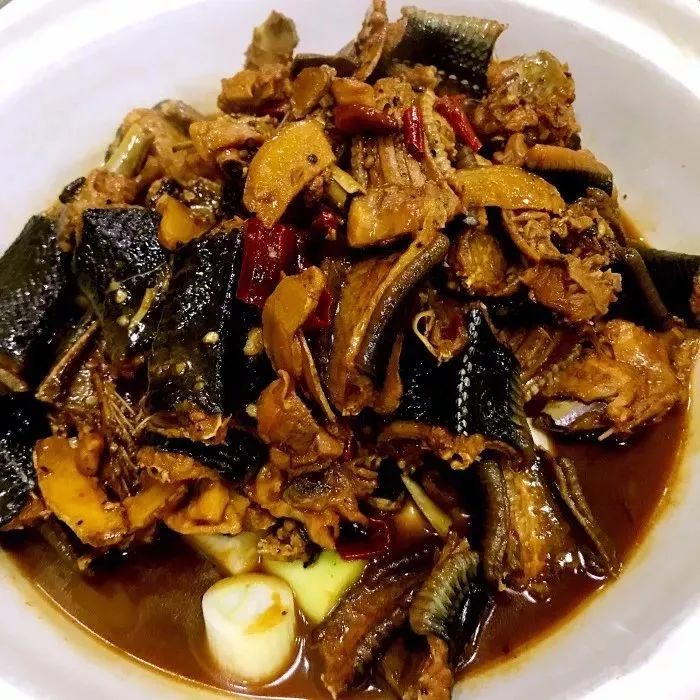 炖蛇汤的做法_蛇汤怎么炖比较好喝_月子第三周炖什么汤喝