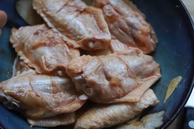 黑椒汁煎鸡翅_蜜汁煎鸡翅_煎鸡翅