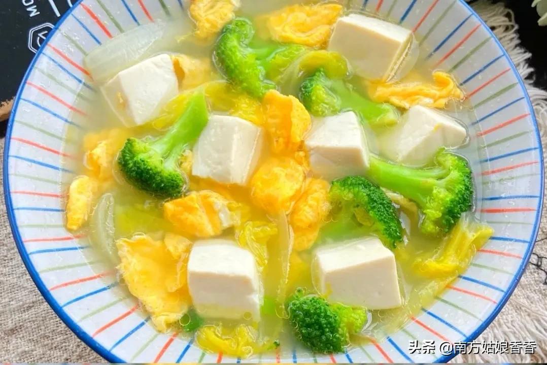 皮蛋黄瓜汤_皮蛋黄瓜汤怎么做_鸡蛋能和黄瓜做汤吗