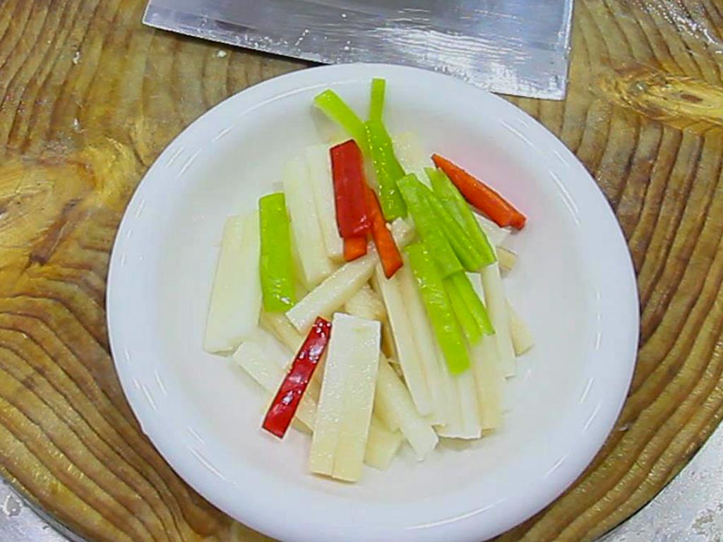 正宗凉拌莴笋（分享10种家常凉拌菜简单易做）
