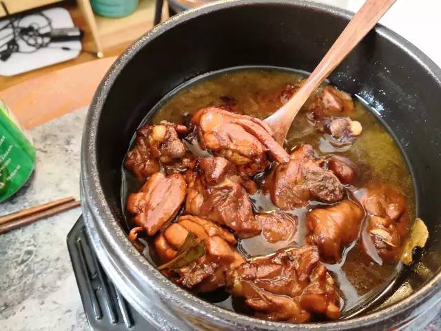 鸡腿炖土豆的家常做法_家常土豆炖鸡腿_土豆炖鸡腿的家常做法是什么