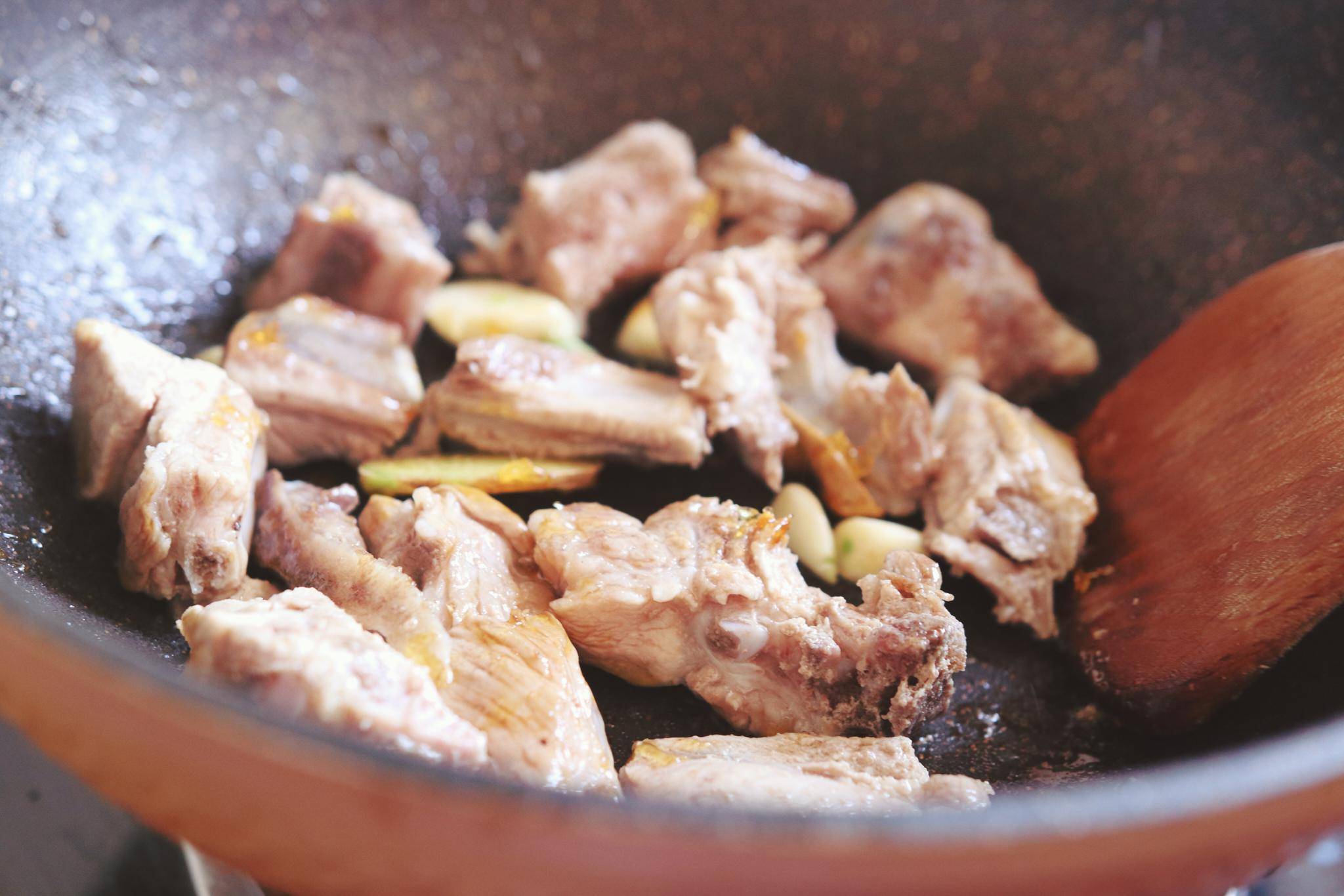 电饭锅焖饭做法大全_豆角焖饭的做法电饭锅的家常做法_懒人电饭锅焖饭做法