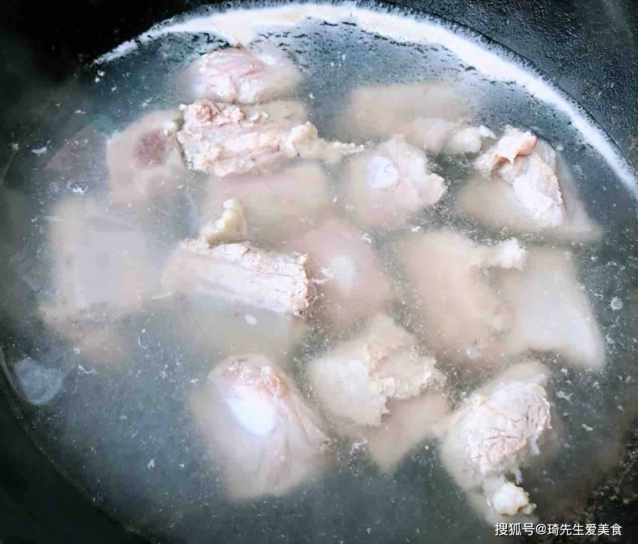排骨红烧鲍鱼_红烧土豆排骨的家常做法_如何做红烧排骨步骤